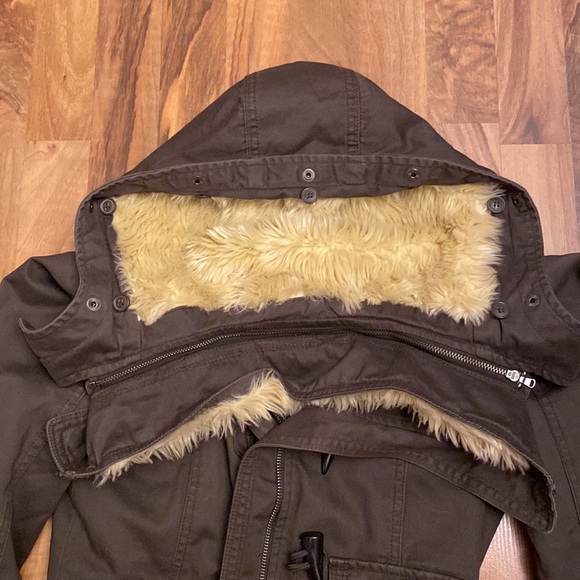 United Colors Of Benetton. Vintage Winter Coat. Size 42. Removable Hood. - Picture 3 of 16